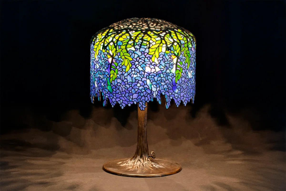18" Wisteria Tiffany lamp