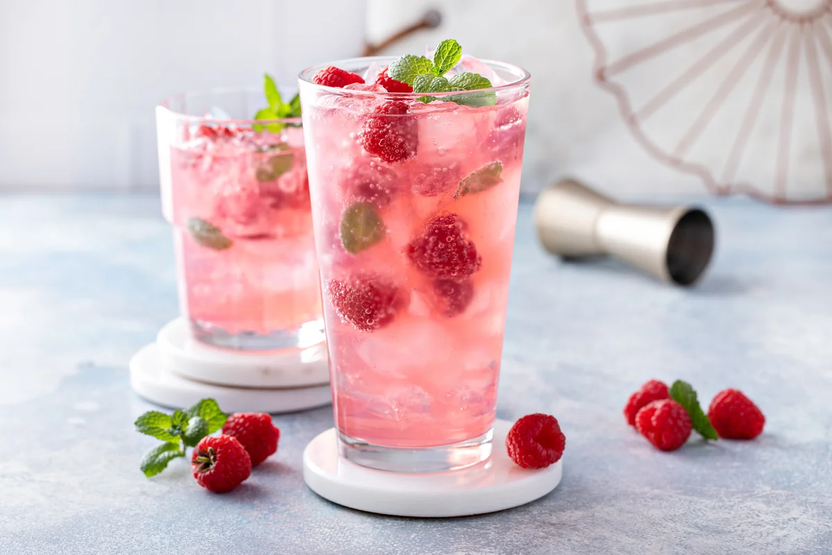 Cocktail with raspberry and mint