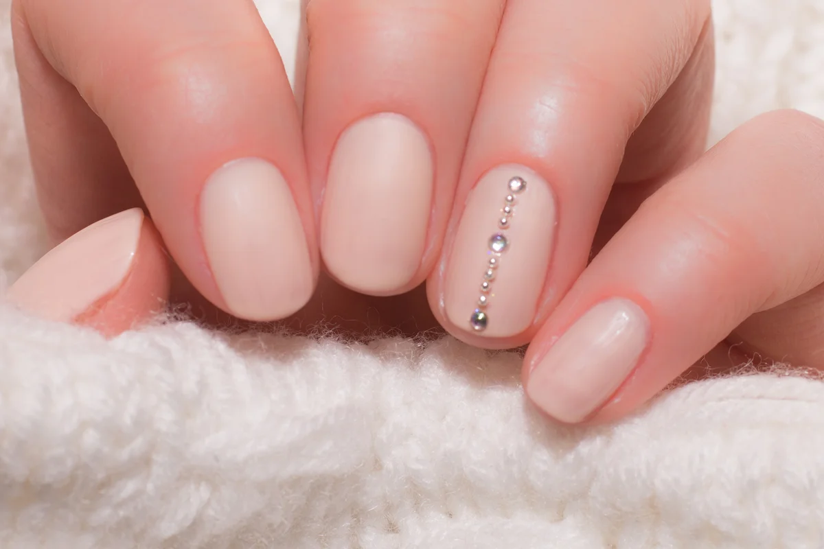 Nude nails with rhinestones