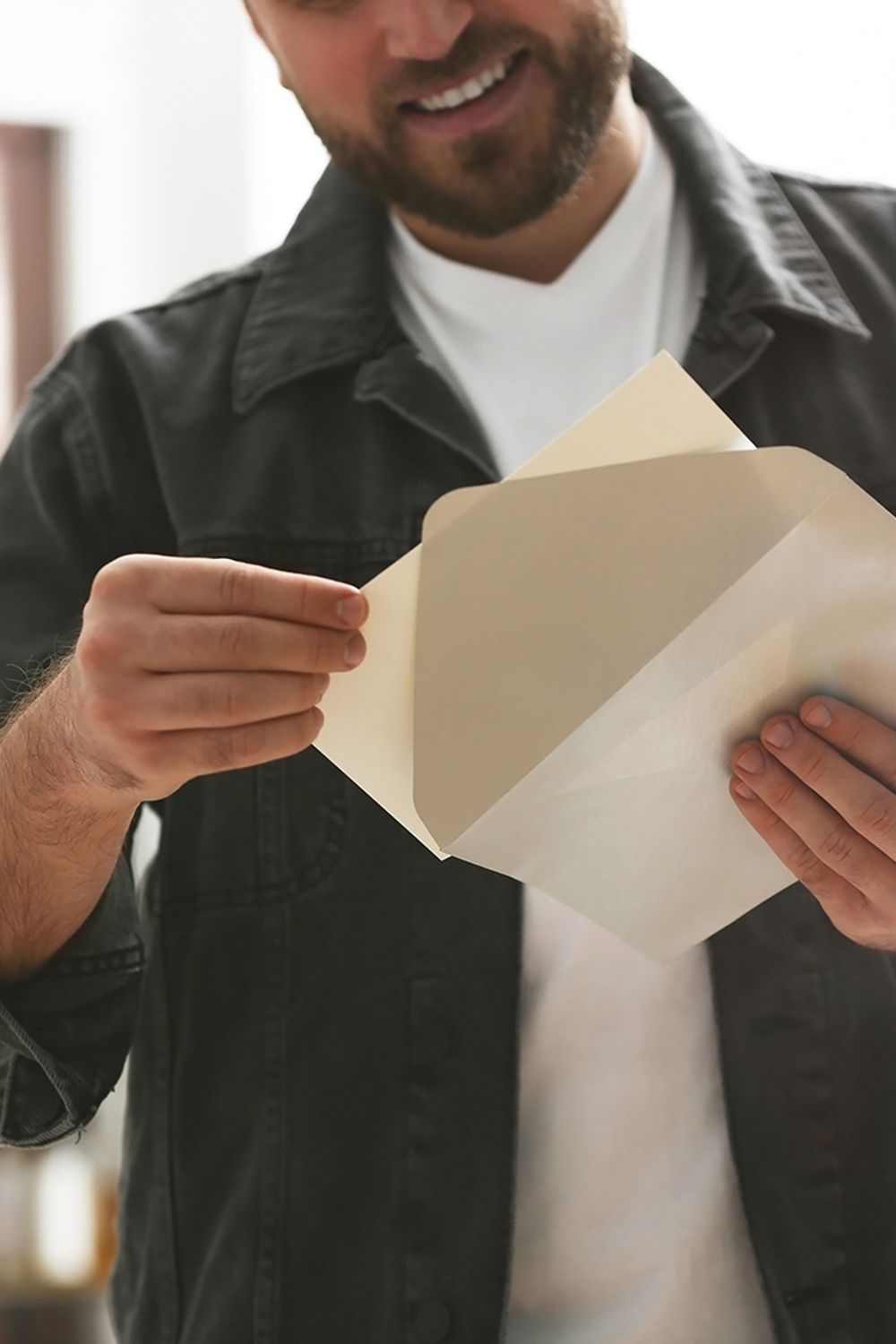 10 Examples for How to Politely Decline an Invitation