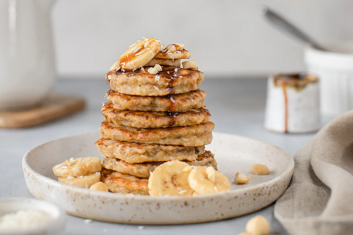 banana pancakes with date syrup
