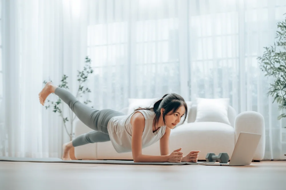 woman doing planks