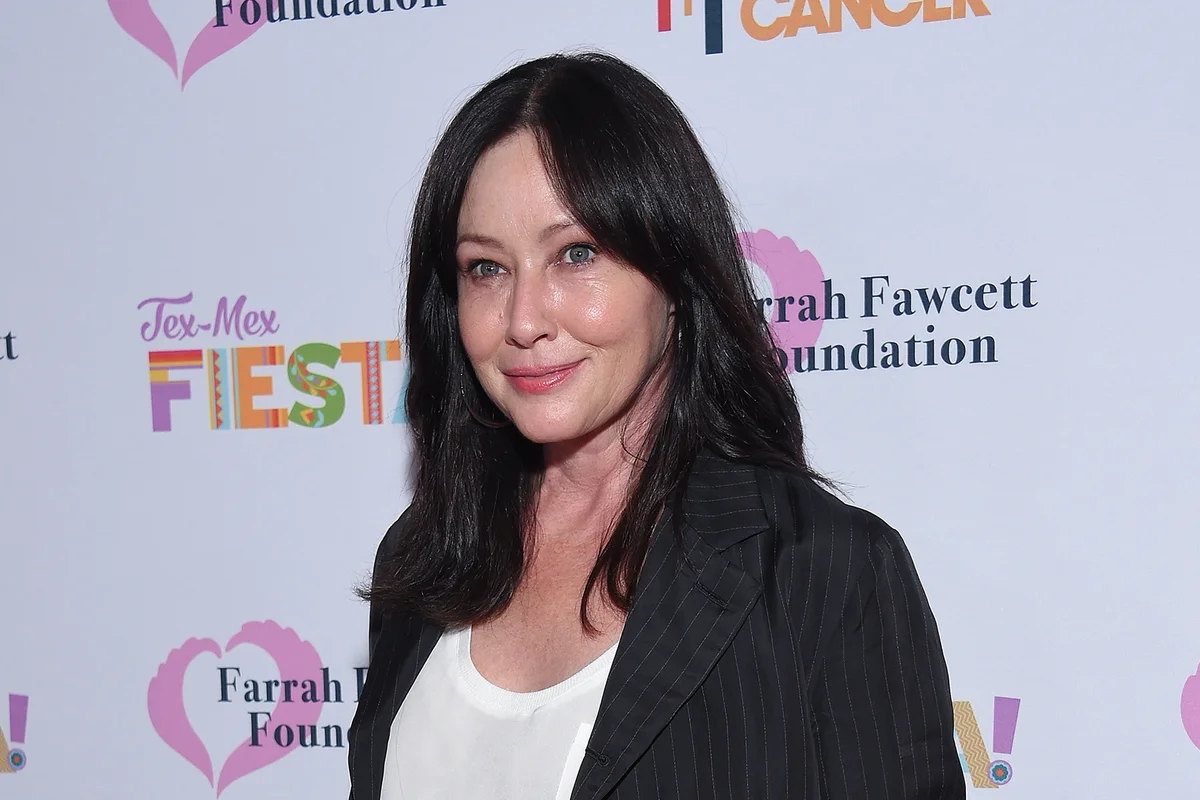 Shannen Doherty arrives for the Farrah Fawcett Foundation's