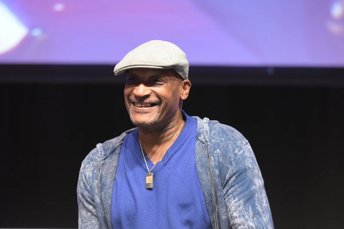 Tony Todd talking about his experiences during a panel at Fear Con