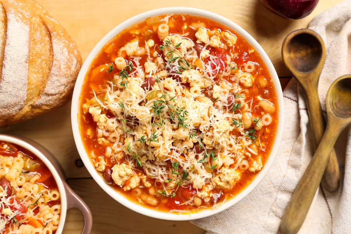 bowl of pasta fagioli soup
