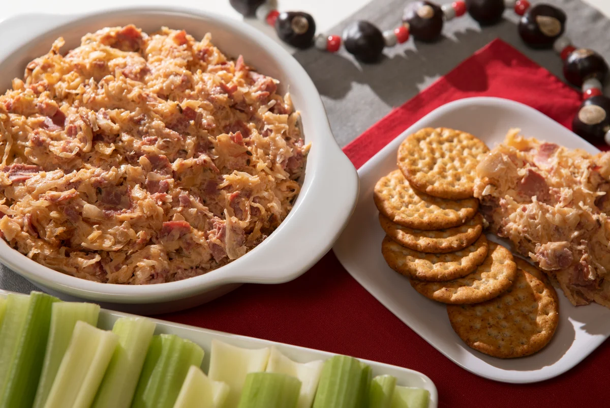 reuben dip with crackers