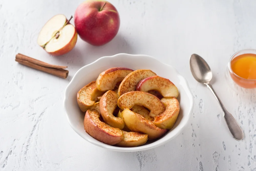 baked apples with cinnamon