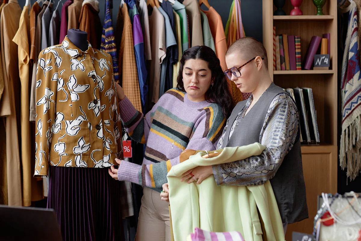 client chose vintage second-hand clothes suggesting
