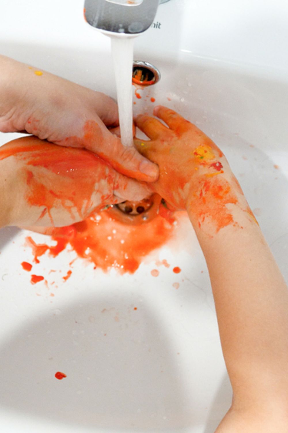 Effective Techniques to Remove Paint From Your Hands
