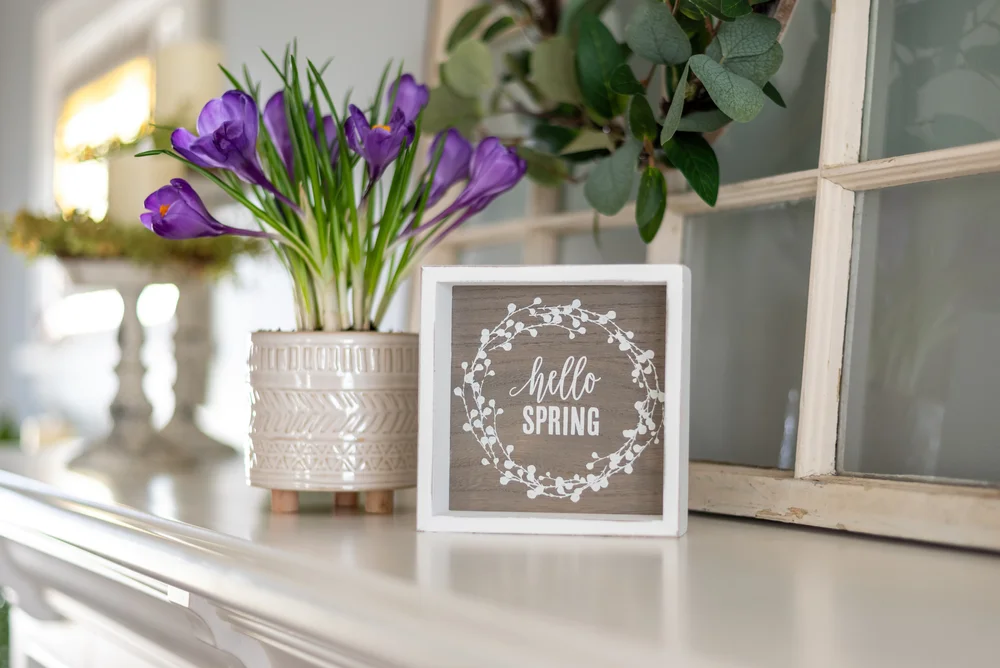 hello spring sign