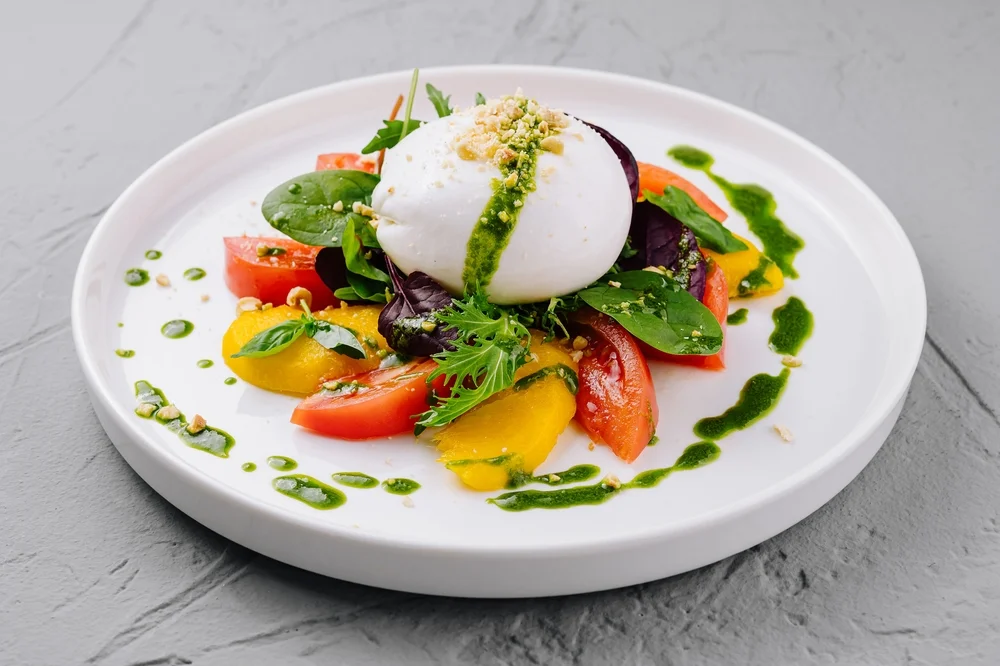 Caprese salad with pesto