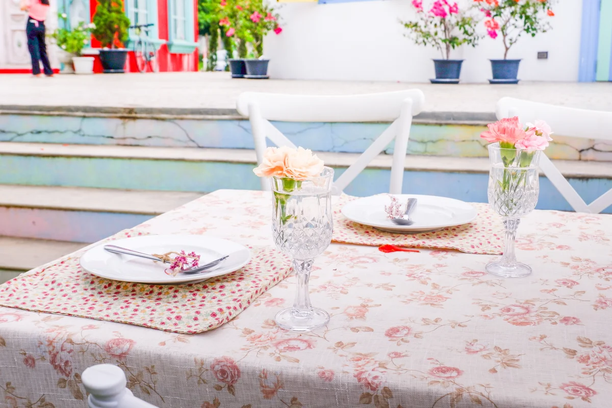vintage table cloth