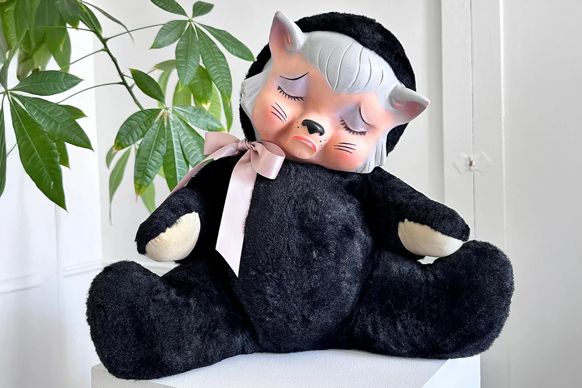 vintage 1950s Knickerbocker pouting sad black kitty cat crying rubber face plush stuffed animal