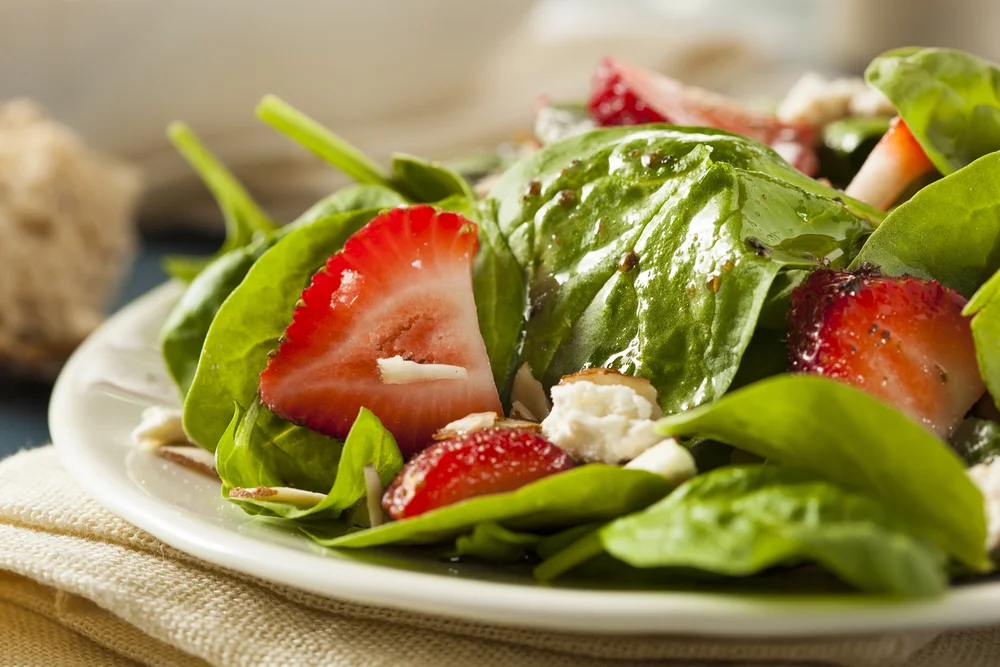 spinach and strawberry salad