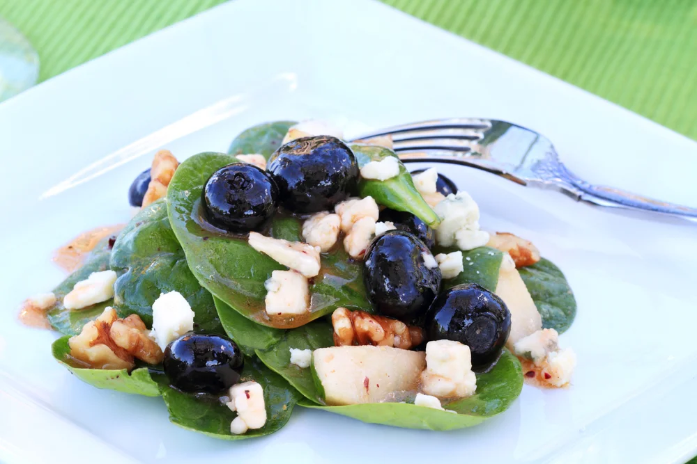 spinach and blueberry salad