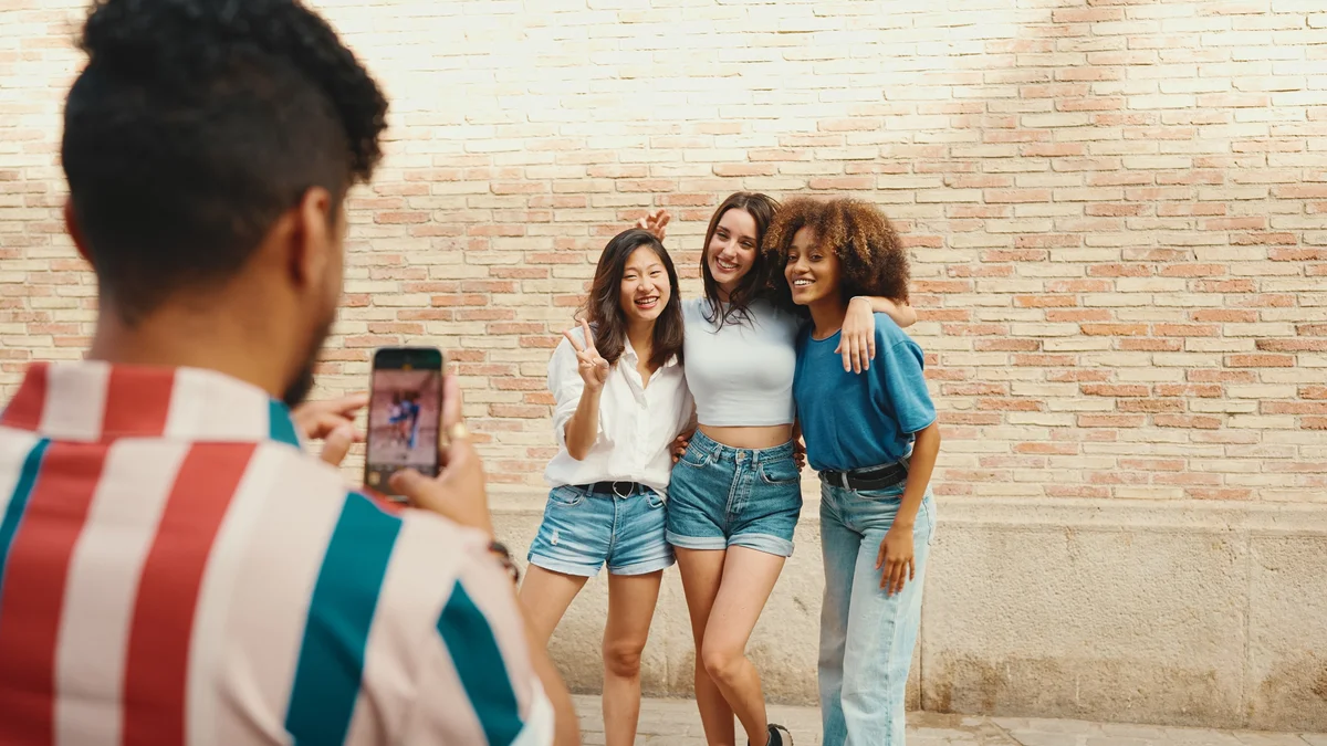 friends being photographed