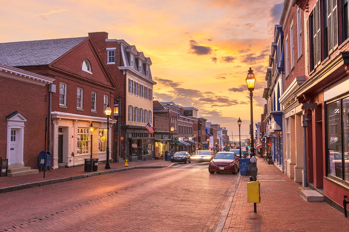 Annapolis, Maryland, USA downtown cityscape on Main Street at dawn
