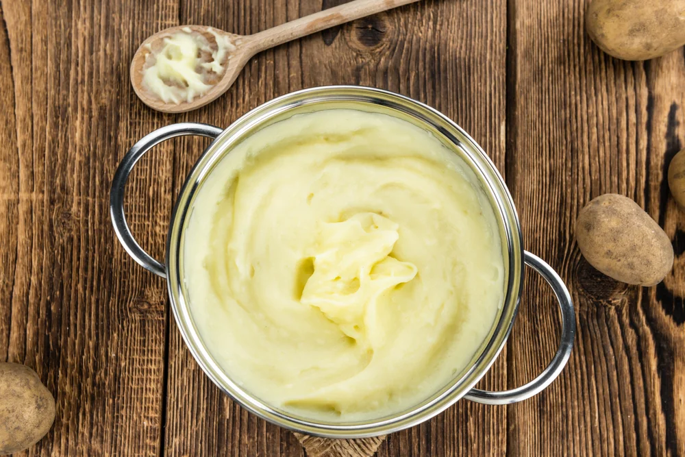 pot of mashed potatoes
