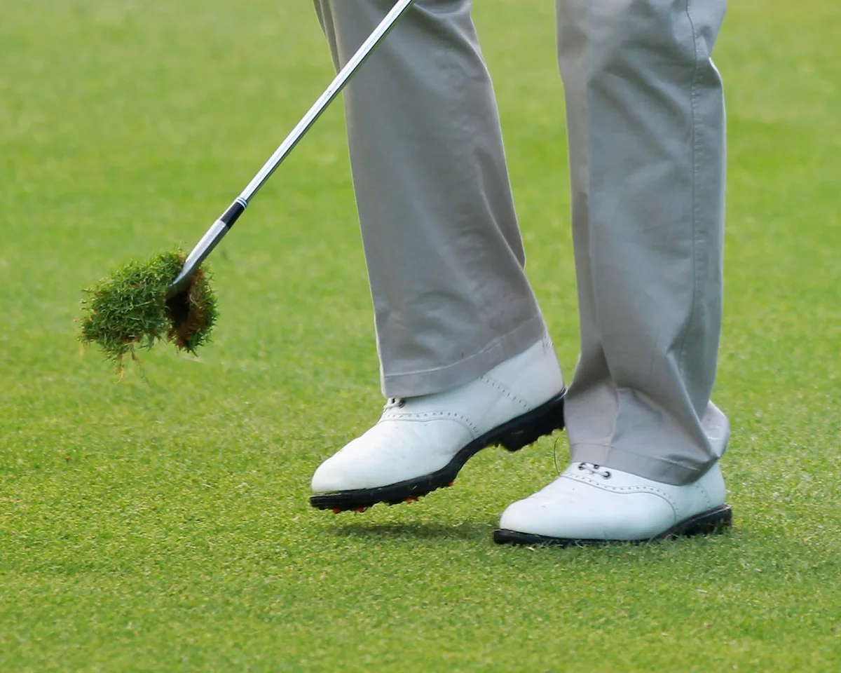 Divot on golf club