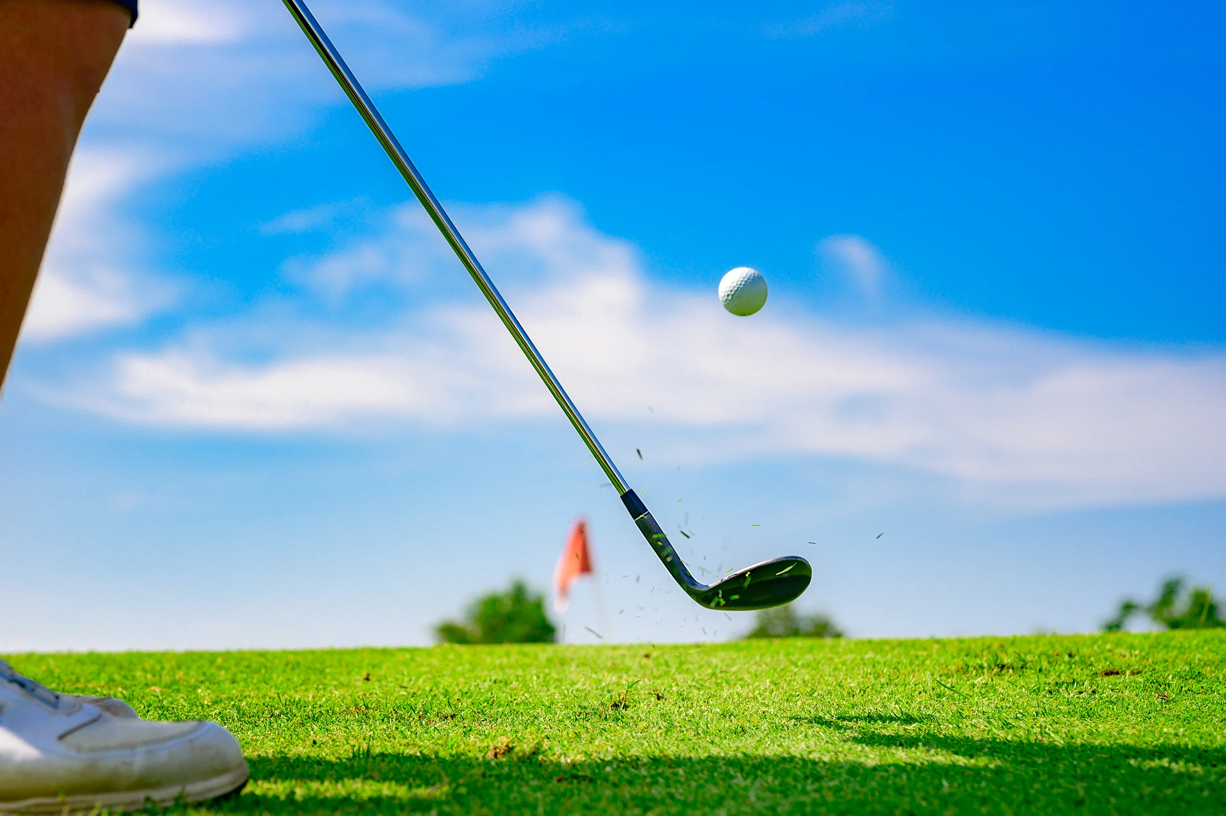 golfer practicing chipping