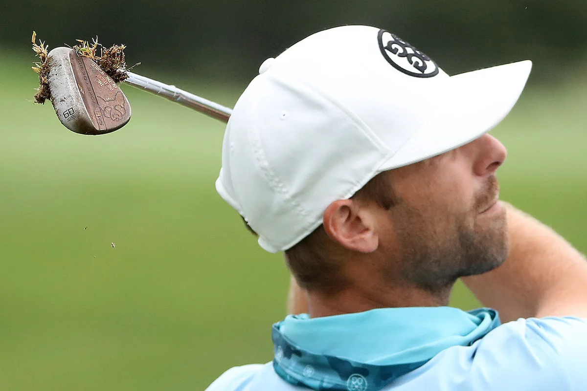 golfer using 60 degree wedge