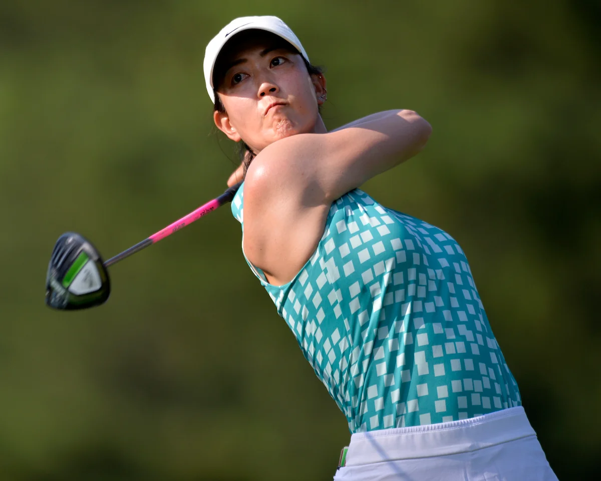 Michelle Wie no sleeve shirt