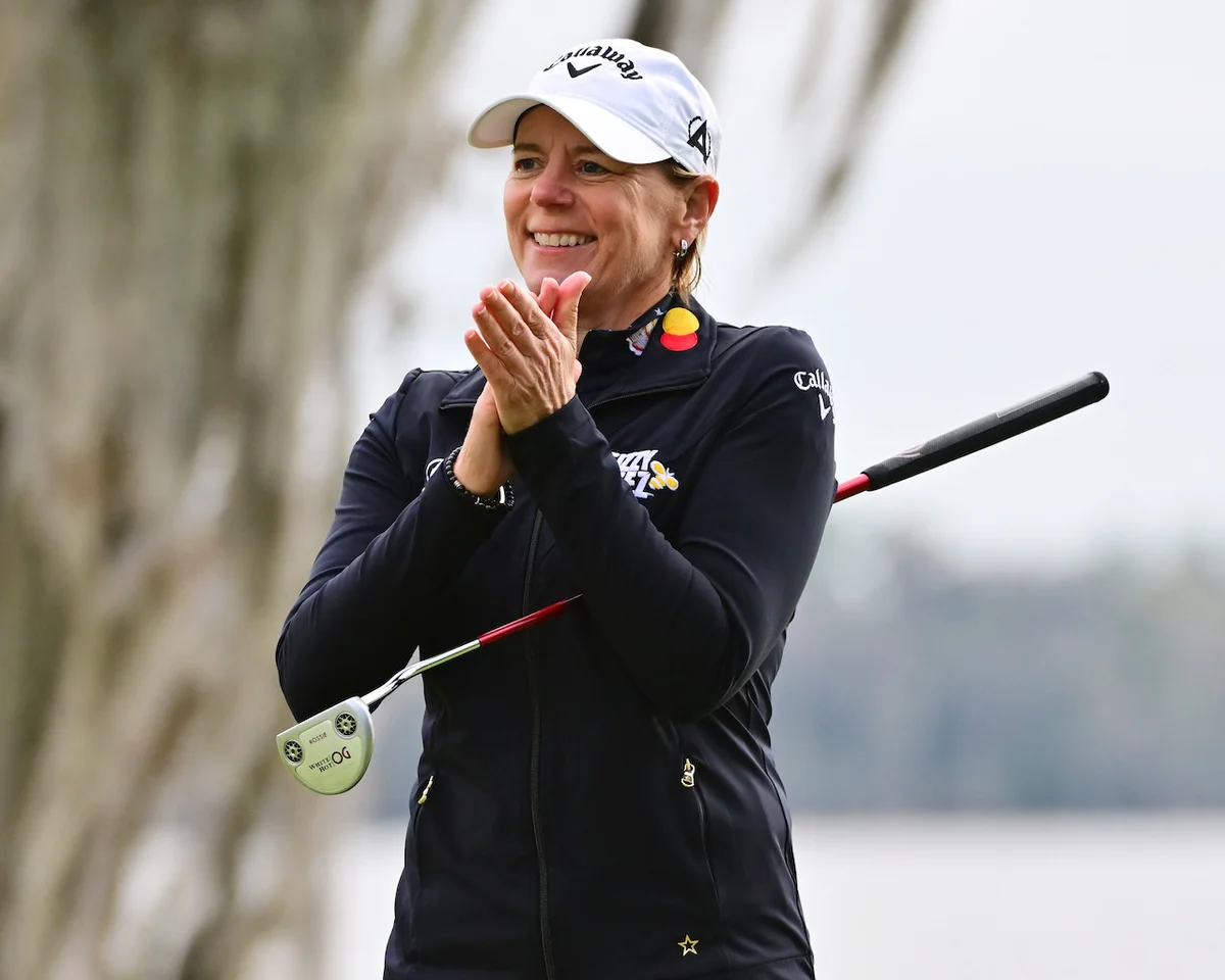 Annika Sorenstam claps on green