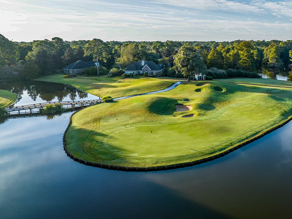 Heritage Club semi-island green