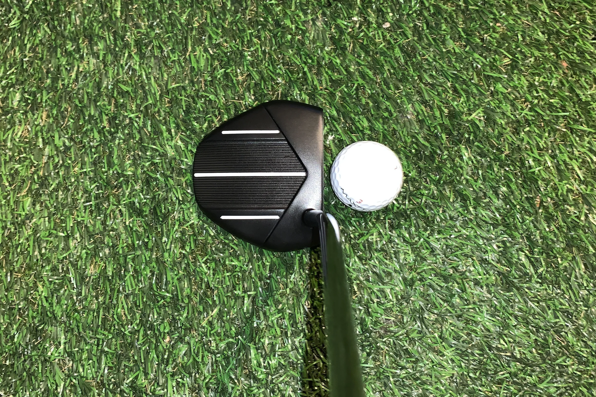 KING Vintage Cuda putter at address