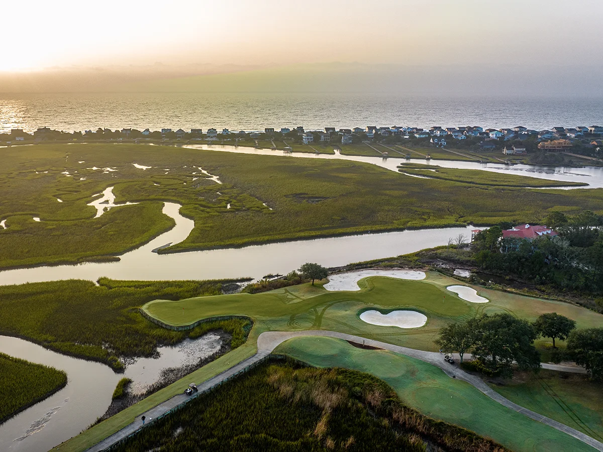The shared green at Pawleys Plantation