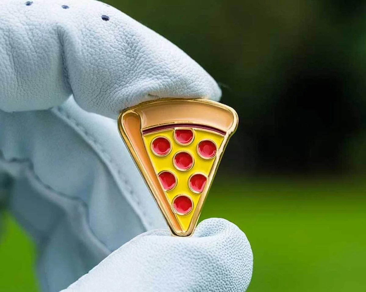 Pizza golf ball marker