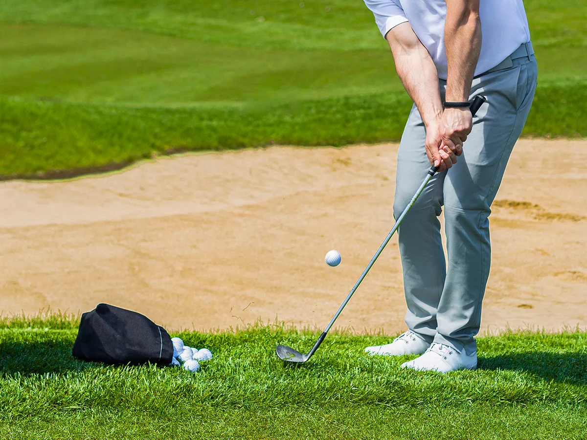 Golf practicing short game