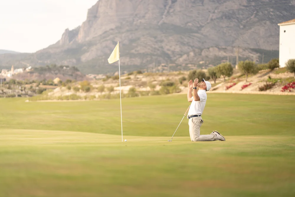 Frustrated golfer wants to get out of his golf slump