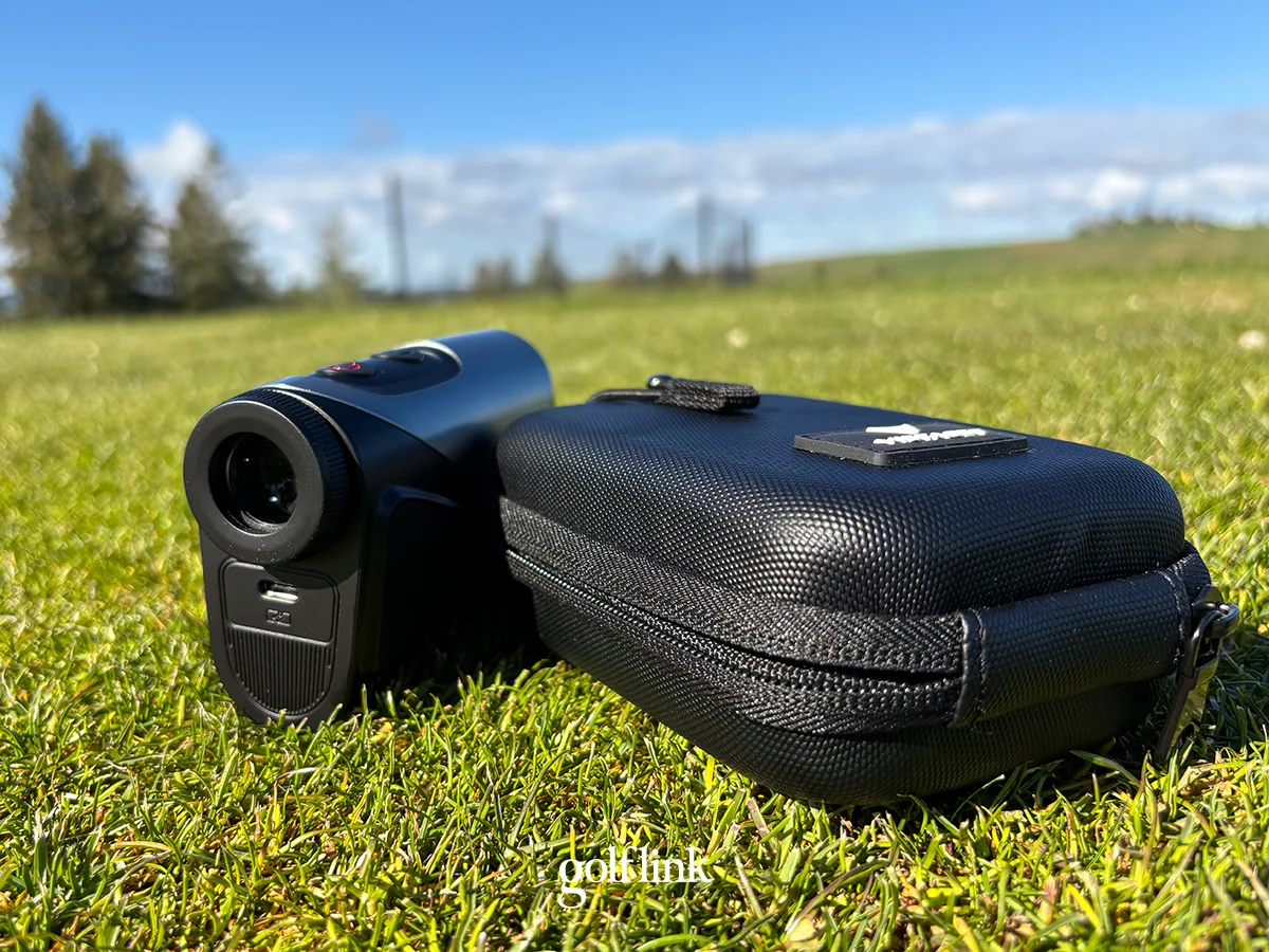 Vistaget Golvia Ultra rangefinder during GolfLink testing